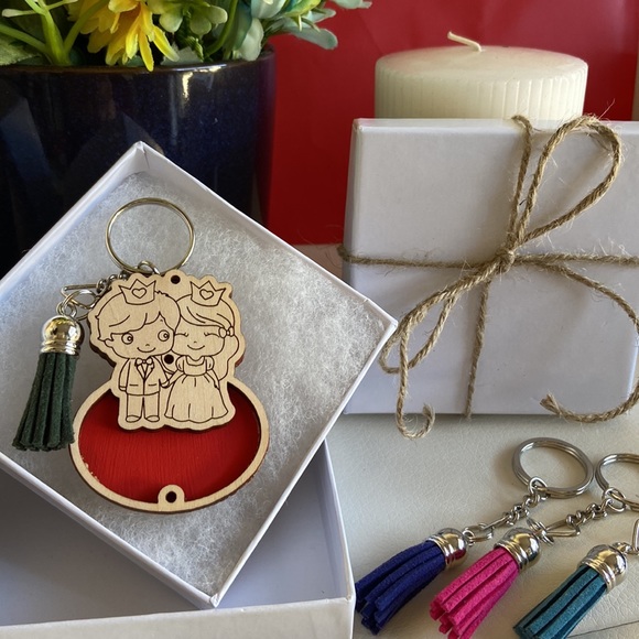 Personalized Wooden 3D Keychain with Tassel / Fridge Magnet - Picture 3 of 5